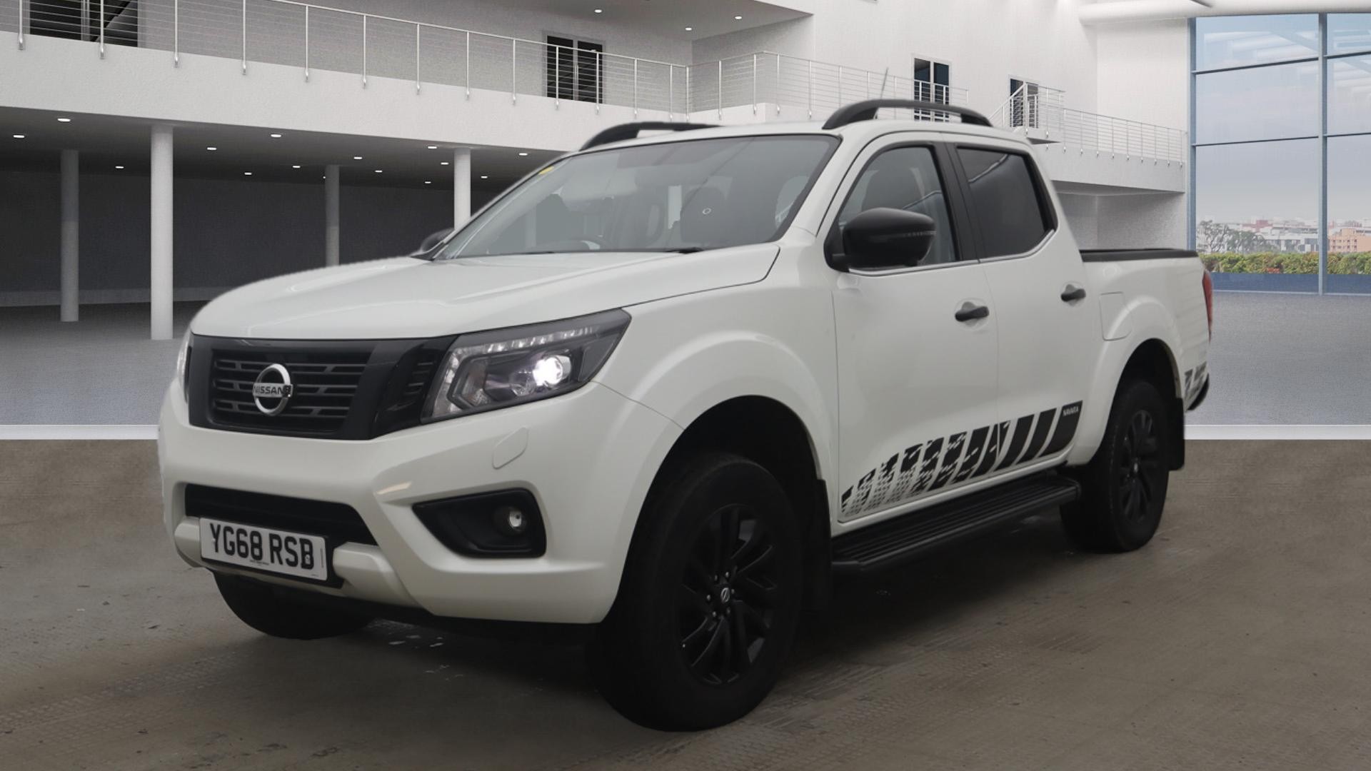 NISSAN Navara